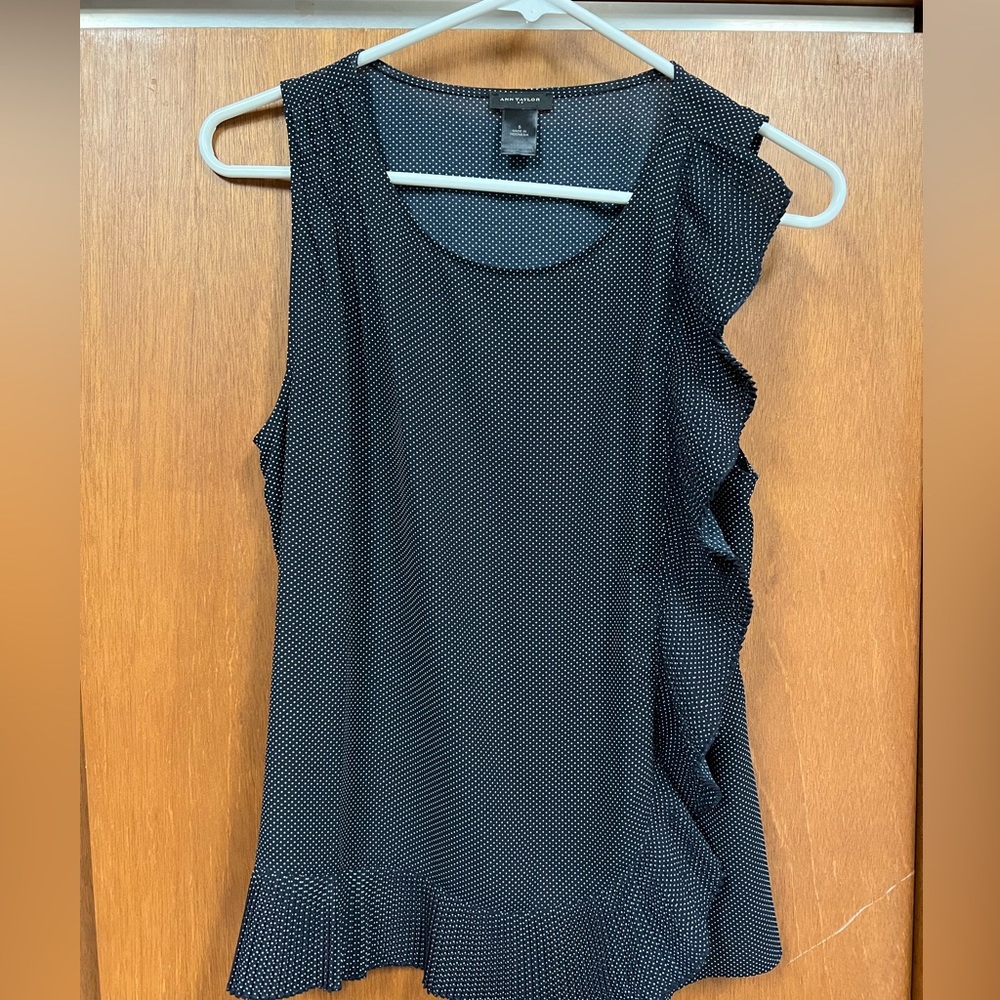 Ann Taylor navy and white polka dot tank